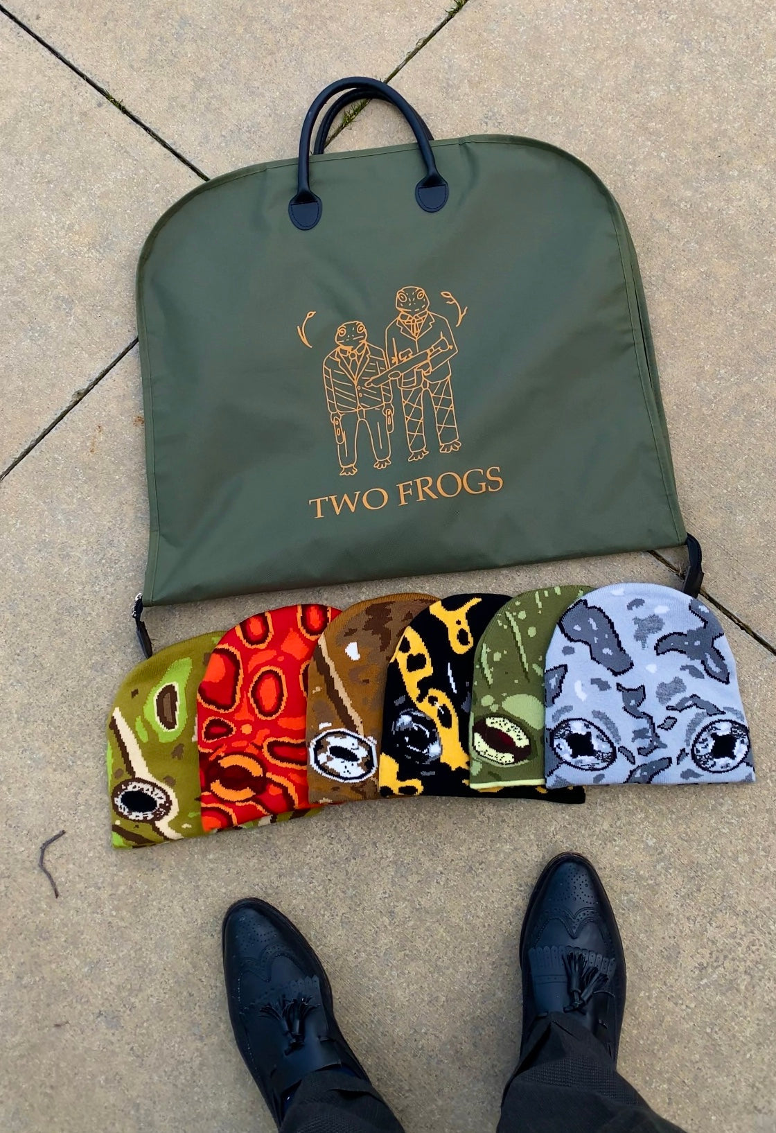 Twofrogs ビーニー 赤 カエル柄 Two Frogs Knit Frog Beanie - Horned Frog - メルカリ